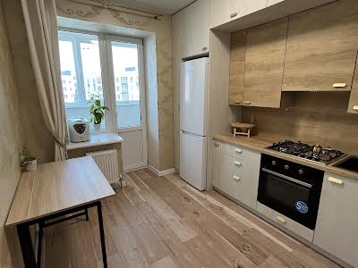 квартира за адресою Соборна вул., 105б/4
