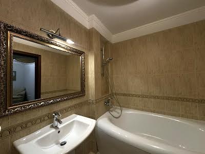 квартира за адресою Верховинна вул., 37