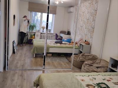 квартира за адресою Райдужна вул., 13-В