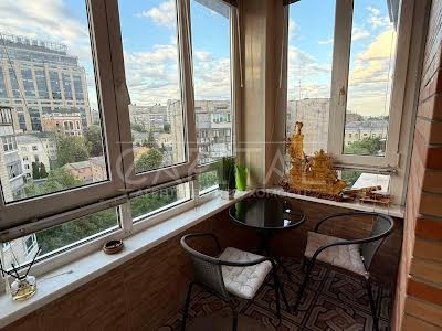 квартира за адресою Панаса Мирного вул., 8