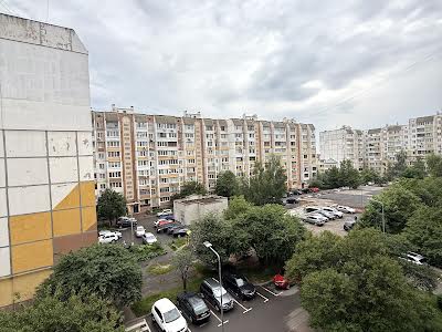 квартира за адресою Машинобудівників вул., 11