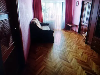 квартира за адресою Будівельників вул., 12