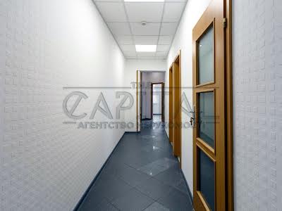 комерційна за адресою Варязький пров., 4-В