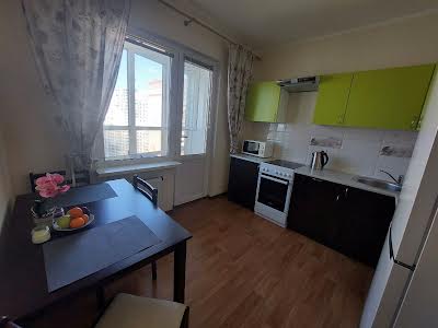 квартира за адресою Бориса Гмирі вул., 12-Б
