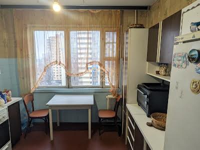 квартира за адресою Автозаводська вул., 39