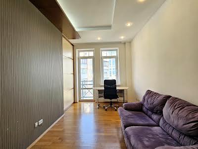 квартира за адресою Панаса Мирного вул., 8