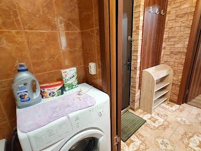 квартира за адресою Райдужна вул., 41