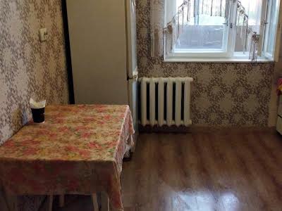 квартира за адресою Каштанова вул., 8