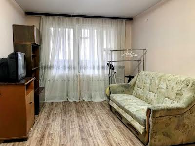 квартира за адресою Київ, Прирічна вул., 19