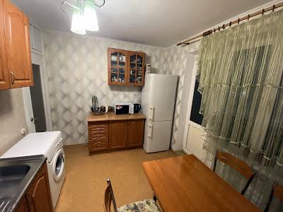 квартира за адресою Братиславська вул., 44 а