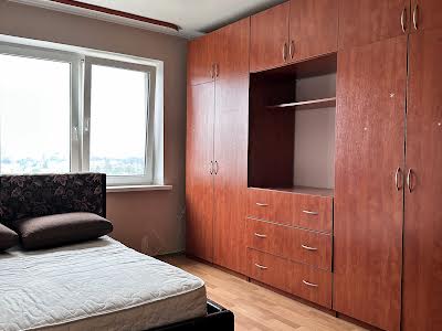 квартира за адресою Автозаводська вул., 15А