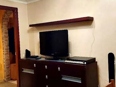 квартира за адресою Раїси Окіпної вул., 7