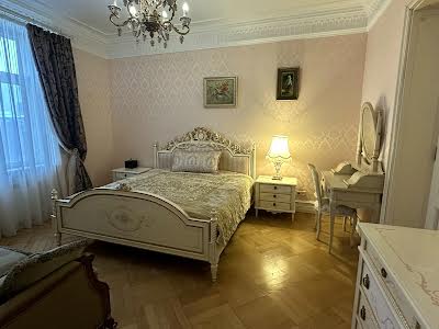 квартира за адресою Пилипа Орлика вул., 6