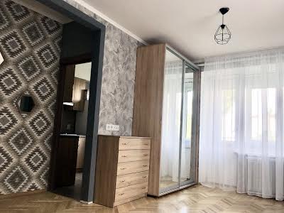 квартира за адресою Салютна вул., 22