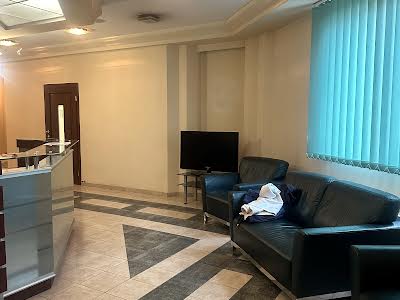 комерційна за адресою Васильківська, 62/64