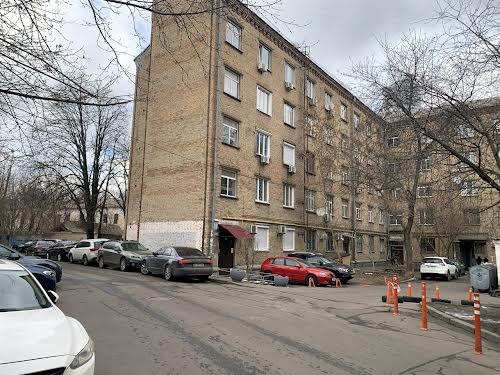 комерційна за адресою Печерський узвіз, 18