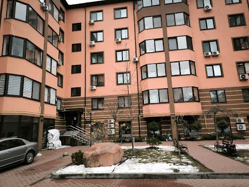 квартира за адресою Щаслива, 7а