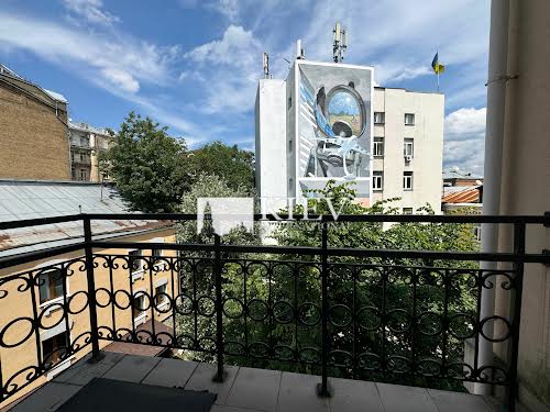 комерційна за адресою Ярославів Вал вул., 8-Б