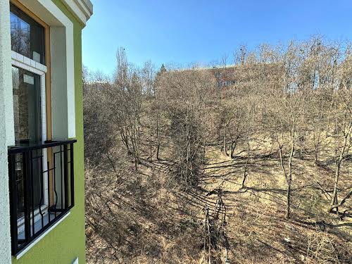 квартира за адресою Дегтярна вул., 20-Б