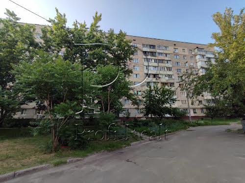 квартира за адресою Романа Шухевича просп. (Генерала Ватутіна), 22