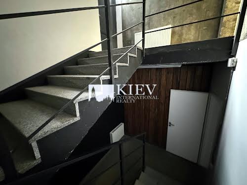 комерційна за адресою Кожум'яцька вул., 10