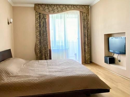 квартира за адресою Анни Ахматової вул., 31