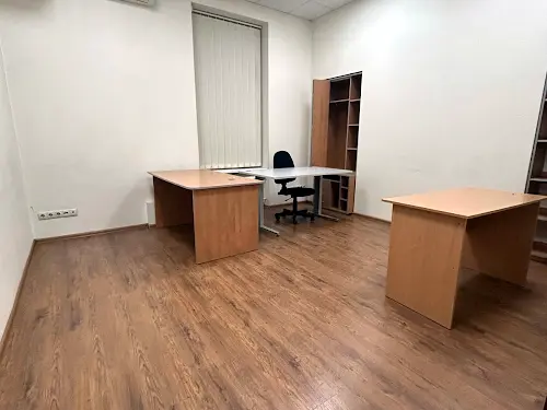 комерційна за адресою Саксаганського вул., 147/5