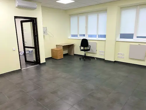 комерційна за адресою Харківське шосе, 19-Б