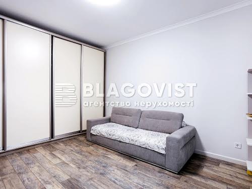 будинок за адресою Трояндова вул.