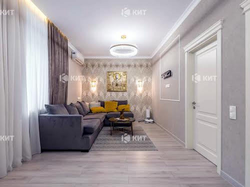 квартира за адресою Конституції пл., 20