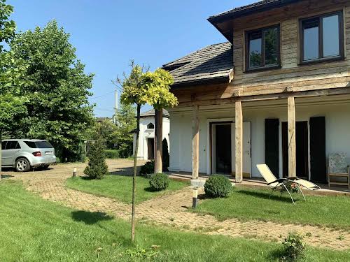 будинок за адресою с. Великі Дмитровичі, лісова