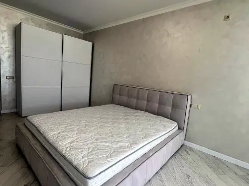 квартира за адресою Срібнокільська вул., 1