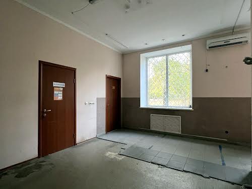комерційна за адресою Антонова вул., 16