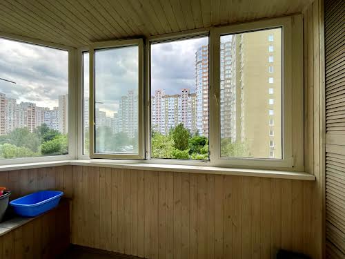 квартира за адресою Анни Ахматової вул., 35