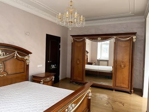 квартира за адресою Почайнинська вул., 70