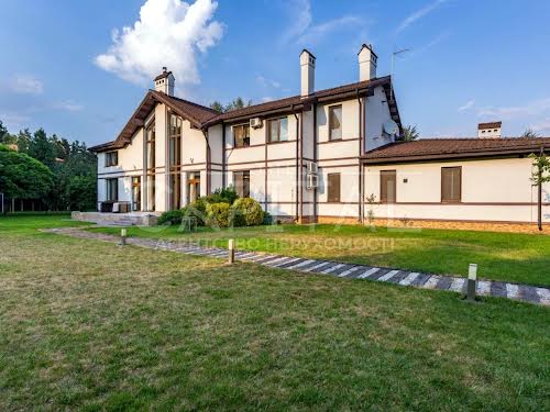 будинок за адресою с. Старі Петрівці, Лесі Українки
