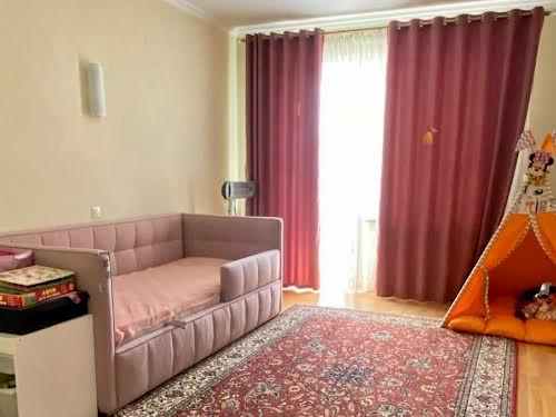 квартира за адресою Анни Ахматової вул., 31