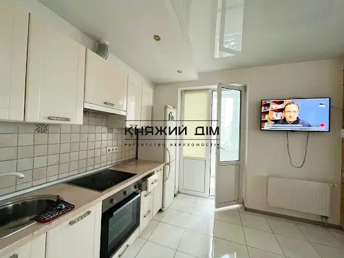 квартира за адресою Феодосійська вул., 3-В