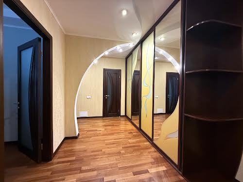 квартира за адресою Драгоманова вул., 8