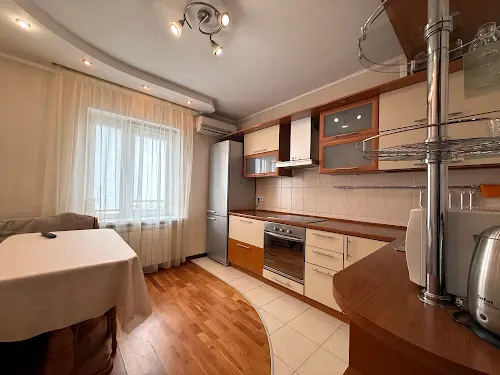 квартира за адресою Драгоманова вул., 8