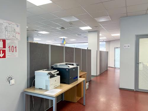 коммерческая по адресу Степана Бандеры просп. (Московський), 13