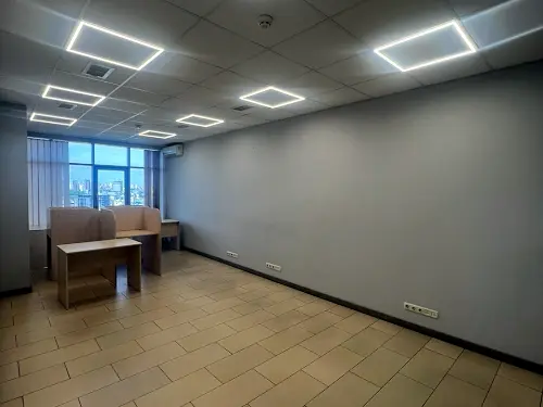 комерційна за адресою Велика Васильківська вул. (Червоноармійська), 72