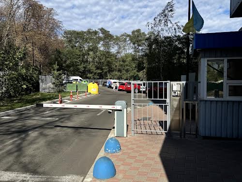 комерційна за адресою Авіаконструктора Ігоря Сікорського вул. (Танкова), 1