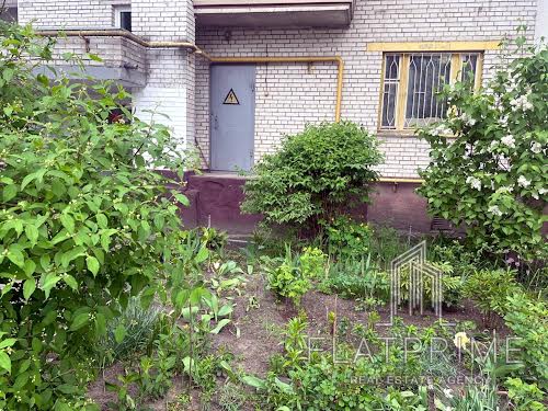 комерційна за адресою Євгена Харченка вул. (Леніна), 61