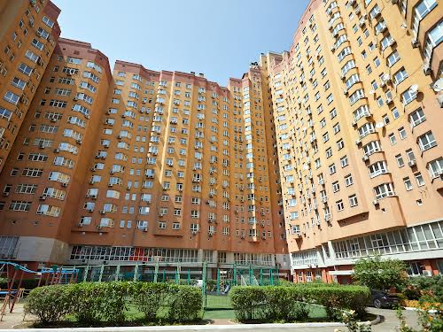 квартира по адресу Александра Мишуги ул., 2