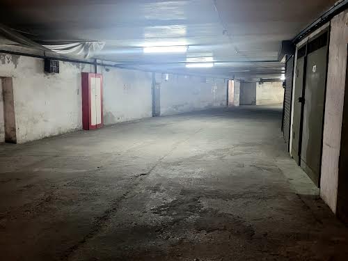 комерційна за адресою Бориса Гмирі вул., 7