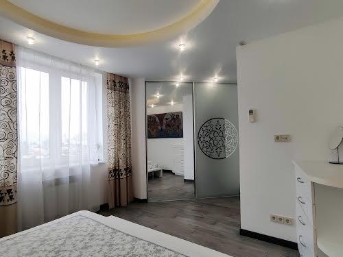 квартира за адресою Саперно-Слобідська вул., 10