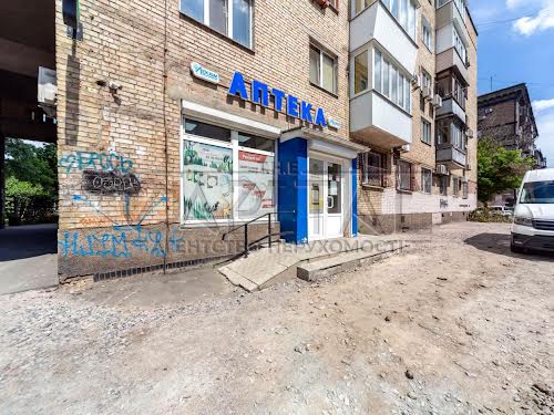 комерційна за адресою Почайнинська вул., 50/49