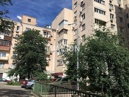 квартира за адресою Трьохсвятительська вул., 4