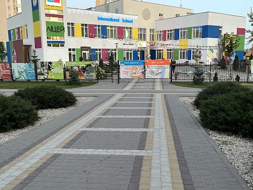 квартира за адресою с. Святопетрівське, Лесі Українки бульв., 10